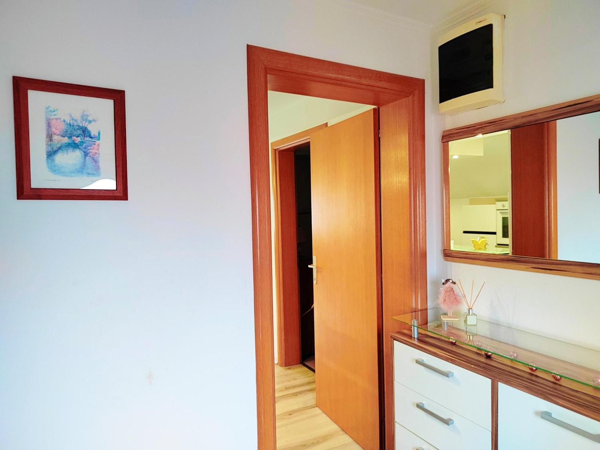 Apartma Zagreb, Jezz